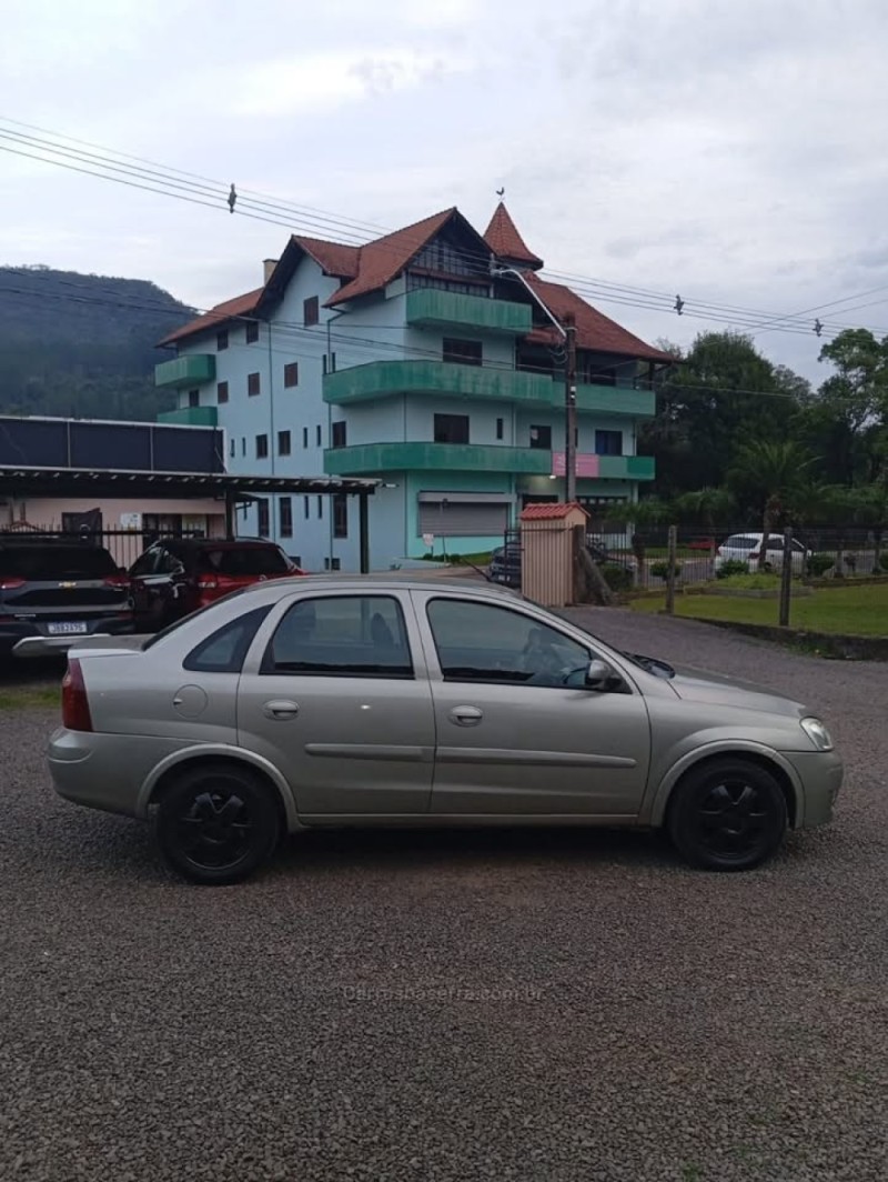 CORSA 1.4 MPFI PREMIUM SEDAN 8V FLEX 4P MANUAL - 2009 - PICADA CAFé