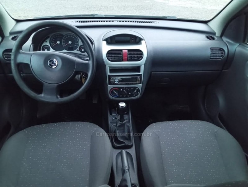 CORSA 1.4 MPFI PREMIUM SEDAN 8V FLEX 4P MANUAL - 2009 - PICADA CAFé