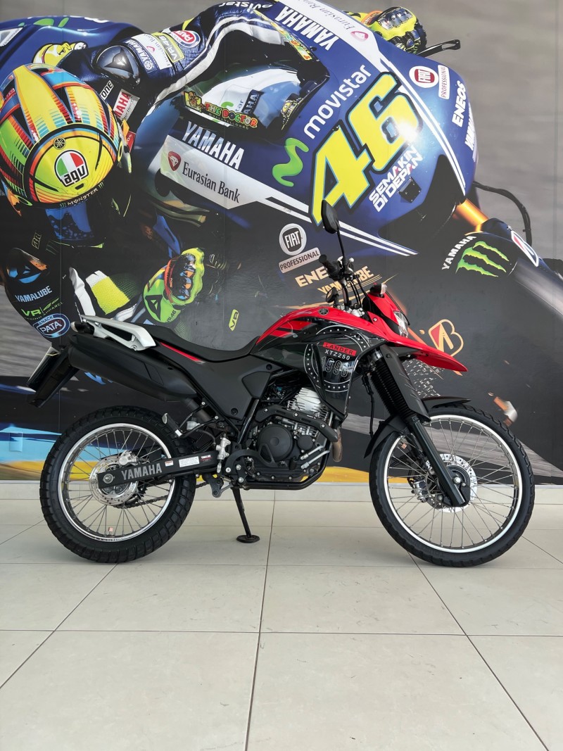 XTZ 250 LANDER