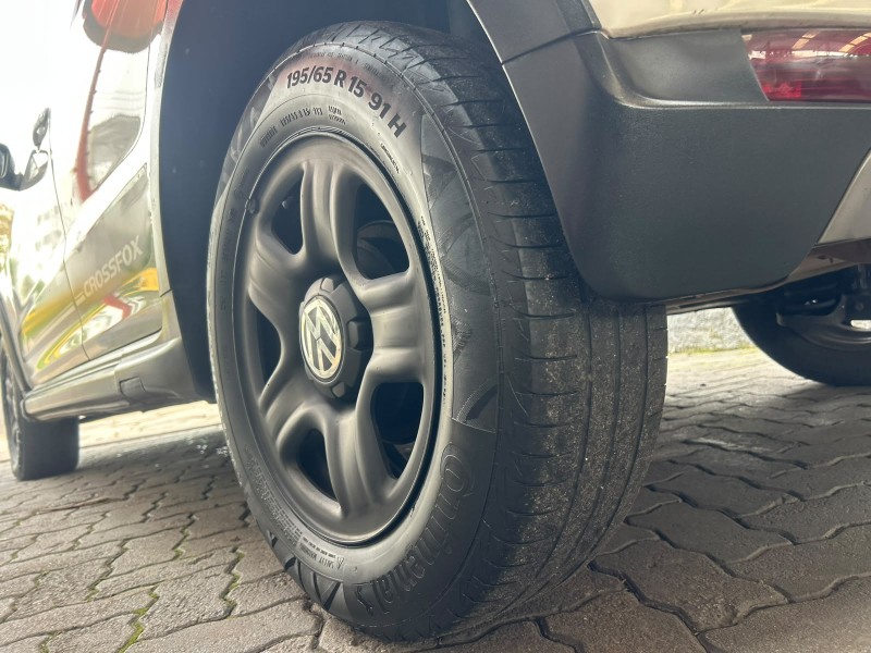 CROSSFOX 1.6 MI FLEX 8V 4P MANUAL - 2012 - TRêS COROAS