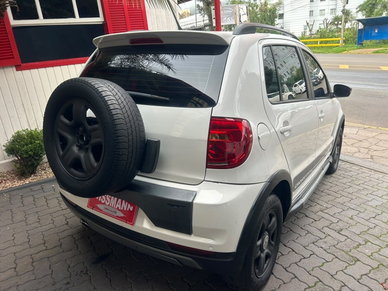CROSSFOX 1.6 MI FLEX 8V 4P MANUAL - 2012 - TRêS COROAS