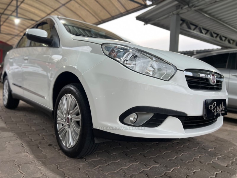 GRAND SIENA 1.6 MPI ESSENCE 16V FLEX 4P MANUAL - 2016 - BOM PRINCíPIO