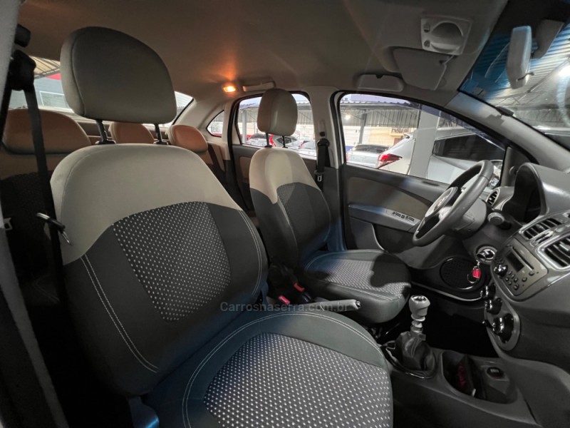 GRAND SIENA 1.6 MPI ESSENCE 16V FLEX 4P MANUAL - 2016 - BOM PRINCíPIO