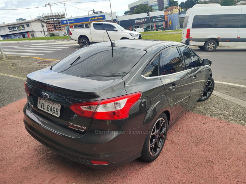 FOCUS 2.0 TITANIUM FASTBACK 16V FLEX 4P AUTOMÁTICO - 2014 - FARROUPILHA