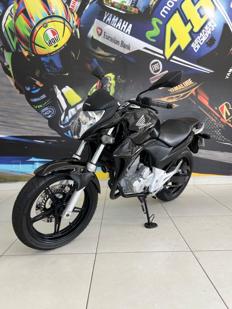 CB 300R ABS - 2013 - PASSO FUNDO