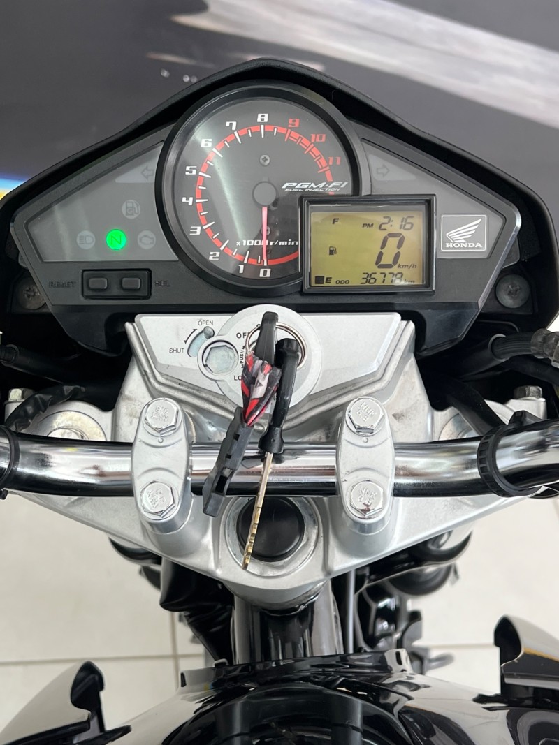 CB 300R ABS - 2013 - PASSO FUNDO