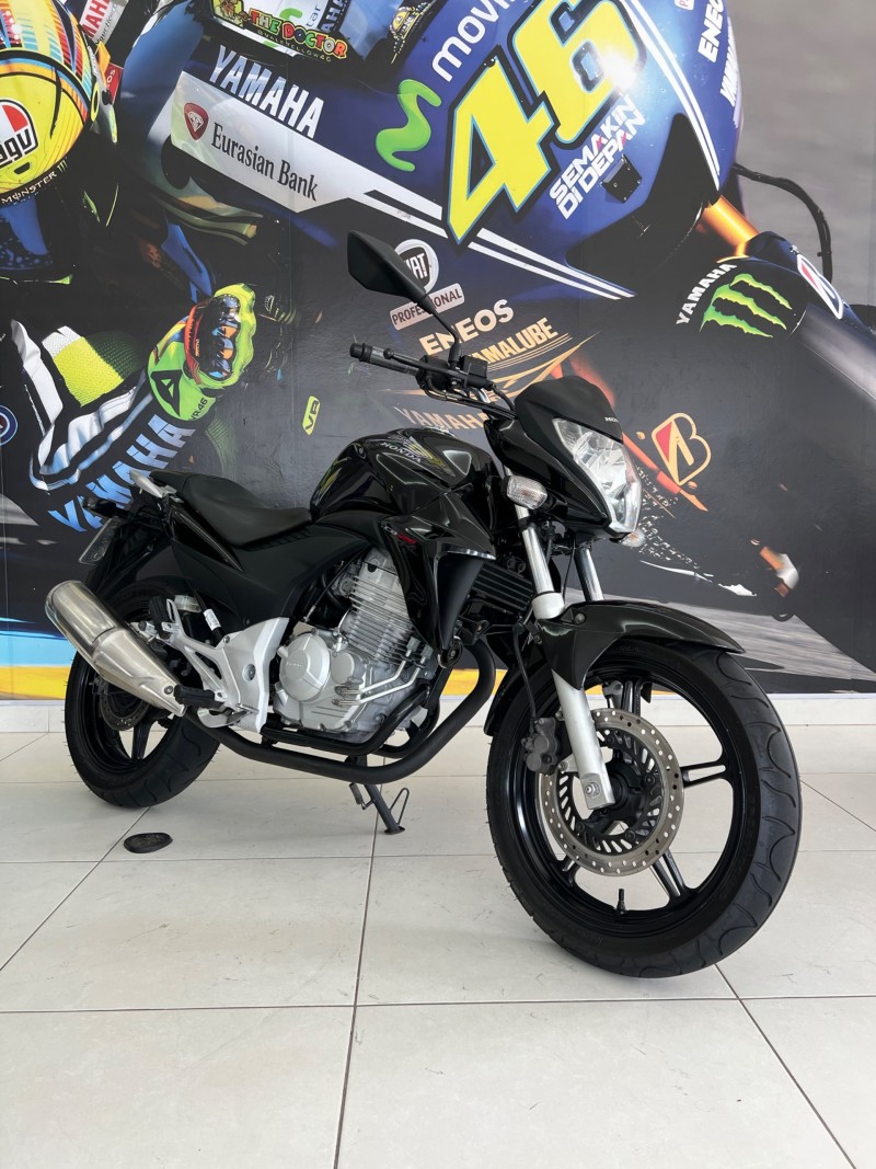 CB 300R ABS - 2013 - PASSO FUNDO