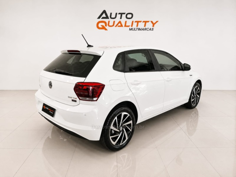 POLO 1.0	200 TSI HIGHLINE AUTOMÁTICO  - 2021 - CAXIAS DO SUL