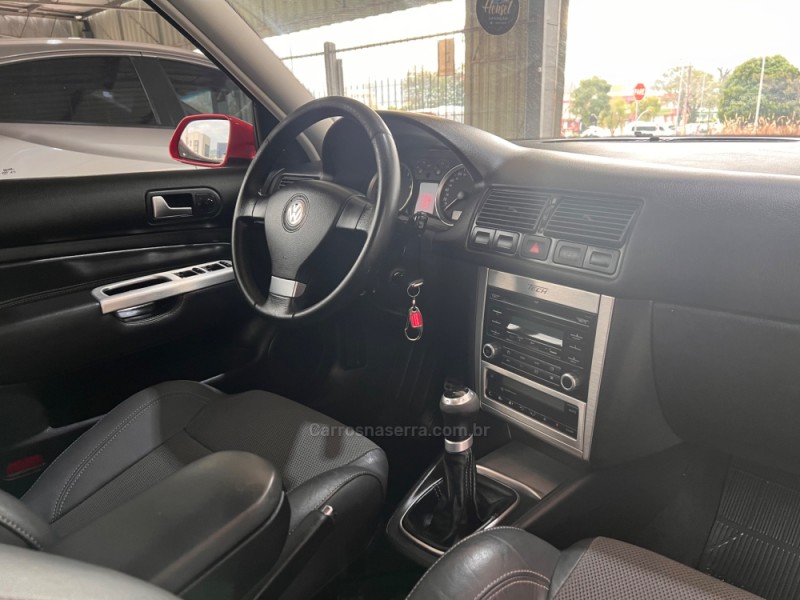 GOLF 1.6 MI TECH 8V FLEX 4P MANUAL - 2009 - BOM PRINCíPIO