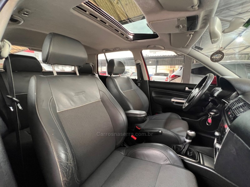 GOLF 1.6 MI TECH 8V FLEX 4P MANUAL - 2009 - BOM PRINCíPIO