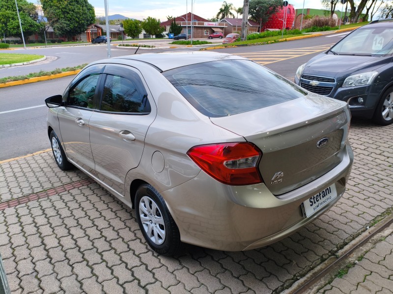 KA + 1.5 SE PLUS 16V FLEX 4P MANUAL - 2015 - BOM PRINCíPIO