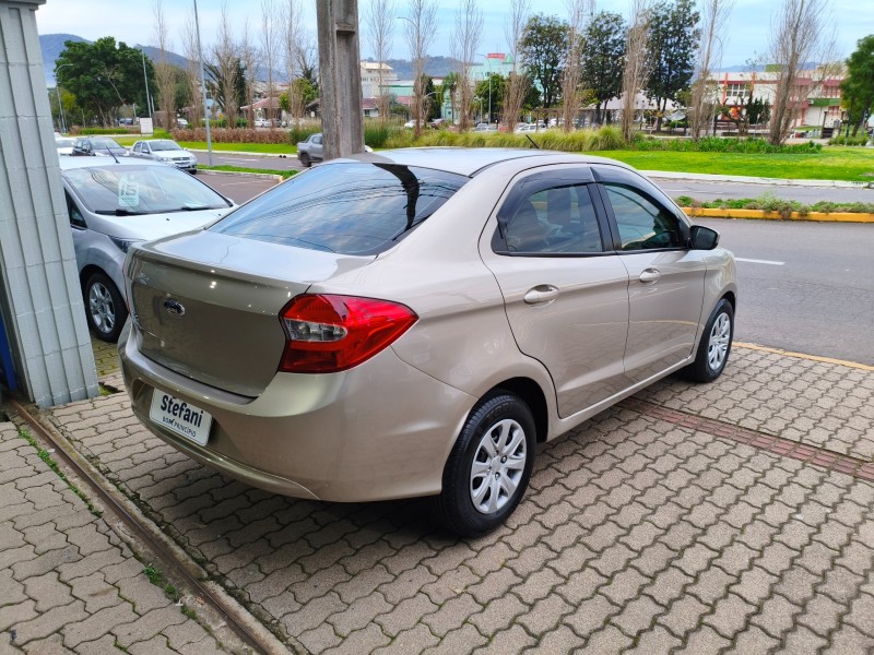 KA + 1.5 SE PLUS 16V FLEX 4P MANUAL - 2015 - BOM PRINCíPIO