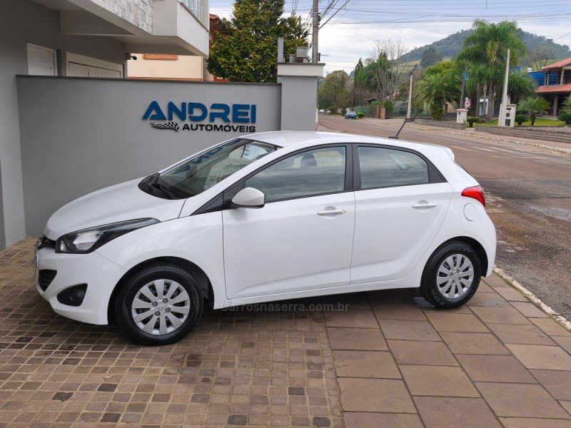 HB20 1.6 COMFORT 16V FLEX 4P MANUAL - 2015 - SERAFINA CORRêA
