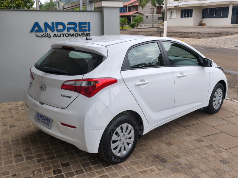 HB20 1.6 COMFORT 16V FLEX 4P MANUAL - 2015 - SERAFINA CORRêA