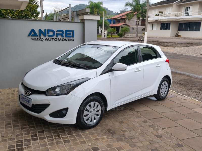 HB20 1.6 COMFORT 16V FLEX 4P MANUAL - 2015 - SERAFINA CORRêA