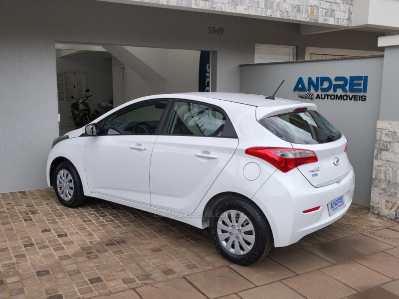HB20 1.6 COMFORT 16V FLEX 4P MANUAL - 2015 - SERAFINA CORRêA