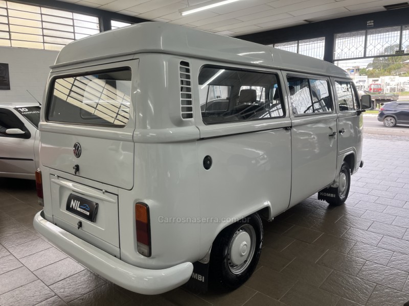 KOMBI 1.6 MI FURGÃO 8V GASOLINA 3P MANUAL - 2000 - CAXIAS DO SUL