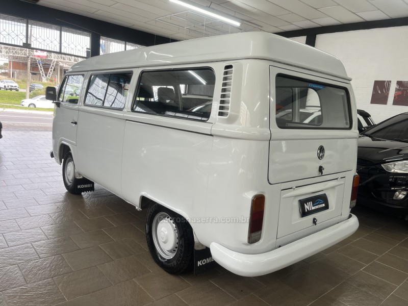 KOMBI 1.6 MI FURGÃO 8V GASOLINA 3P MANUAL - 2000 - CAXIAS DO SUL