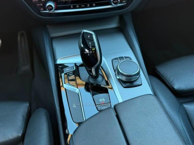 530I 2.0 M SPORT 16V TURBO GASOLINA 4P AUTOMÁTICO - 2018 - CANOAS