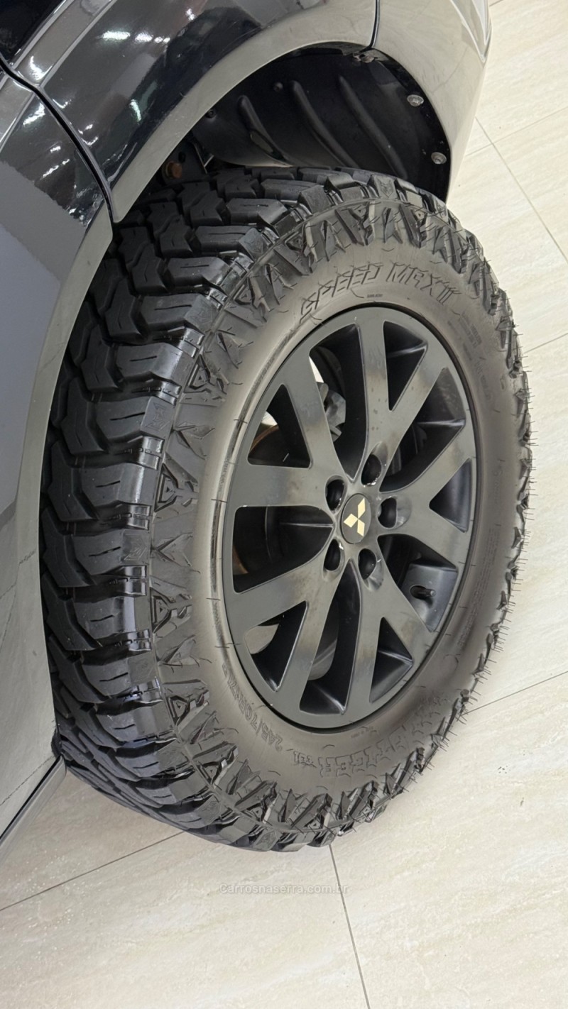 PAJERO TR4 2.0 4X4 16V 140CV FLEX 4P MANUAL - 2012 - BENTO GONçALVES