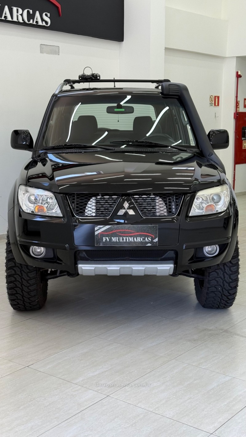 PAJERO TR4 2.0 4X4 16V 140CV FLEX 4P MANUAL - 2012 - BENTO GONçALVES