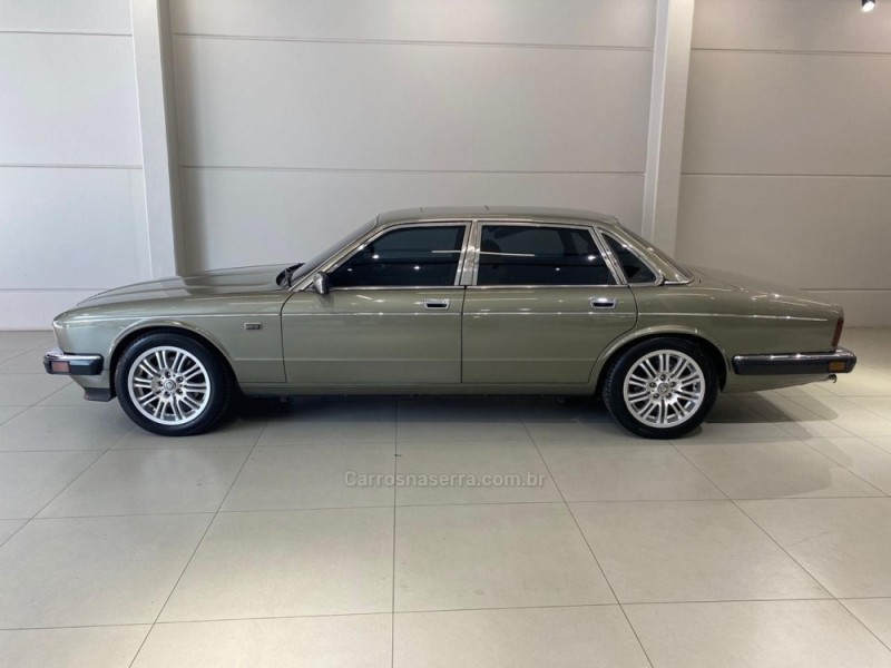 DAIMLER 3.6 V6 XJ40 GASOLINA 4P AUTOMÁTICO - 1987 - FLORES DA CUNHA