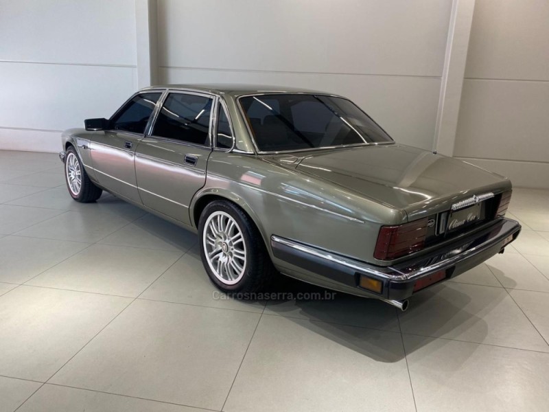 DAIMLER 3.6 V6 XJ40 GASOLINA 4P AUTOMÁTICO - 1987 - FLORES DA CUNHA