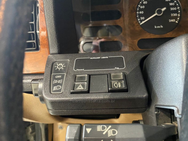 DAIMLER 3.6 V6 XJ40 GASOLINA 4P AUTOMÁTICO - 1987 - FLORES DA CUNHA