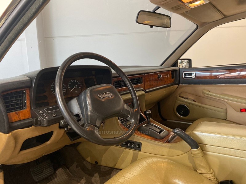 DAIMLER 3.6 V6 XJ40 GASOLINA 4P AUTOMÁTICO - 1987 - FLORES DA CUNHA