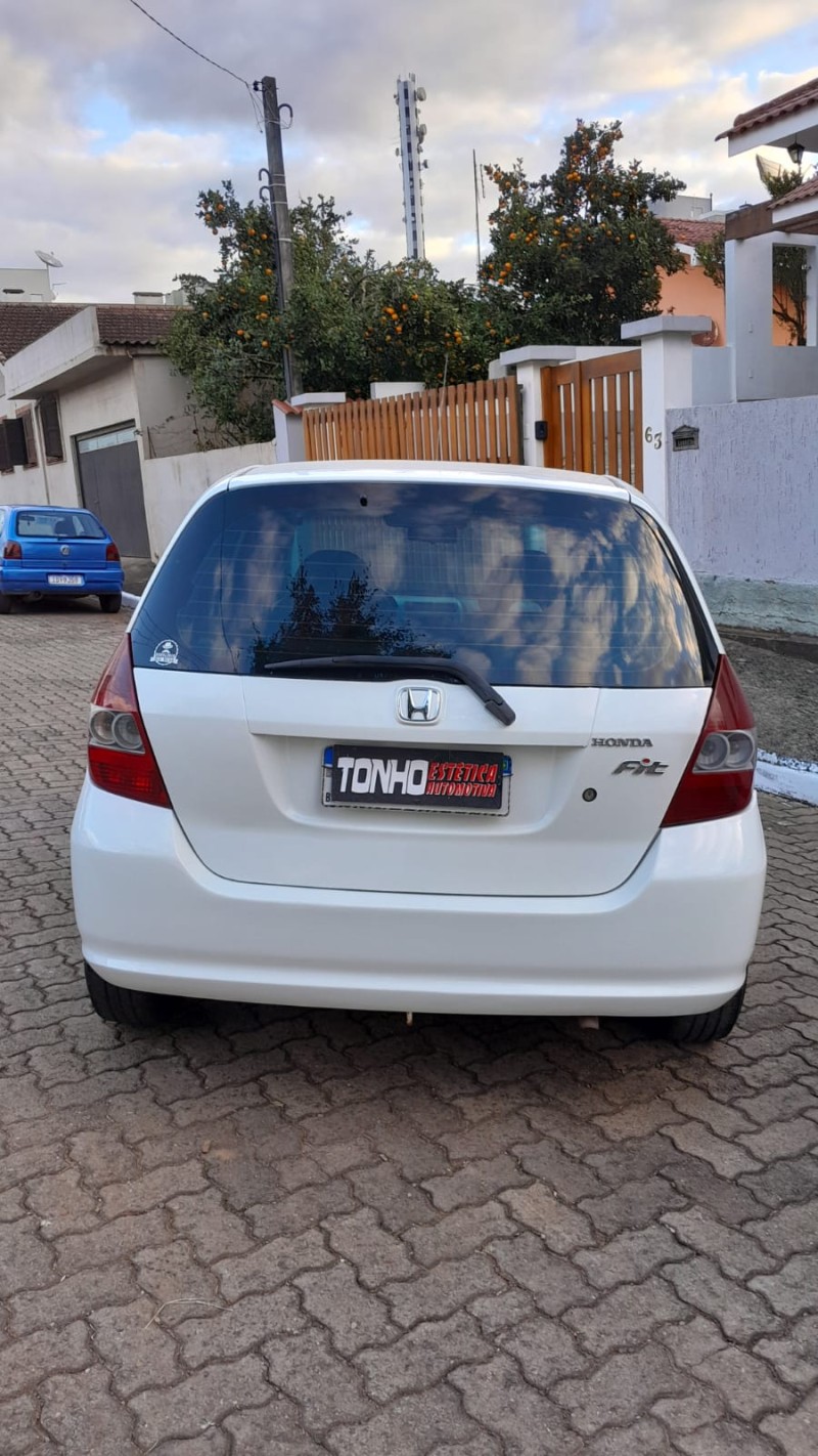 FIT 1.4 LX 8V GASOLINA 4P AUTOMÁTICO - 2005 - ESTRELA