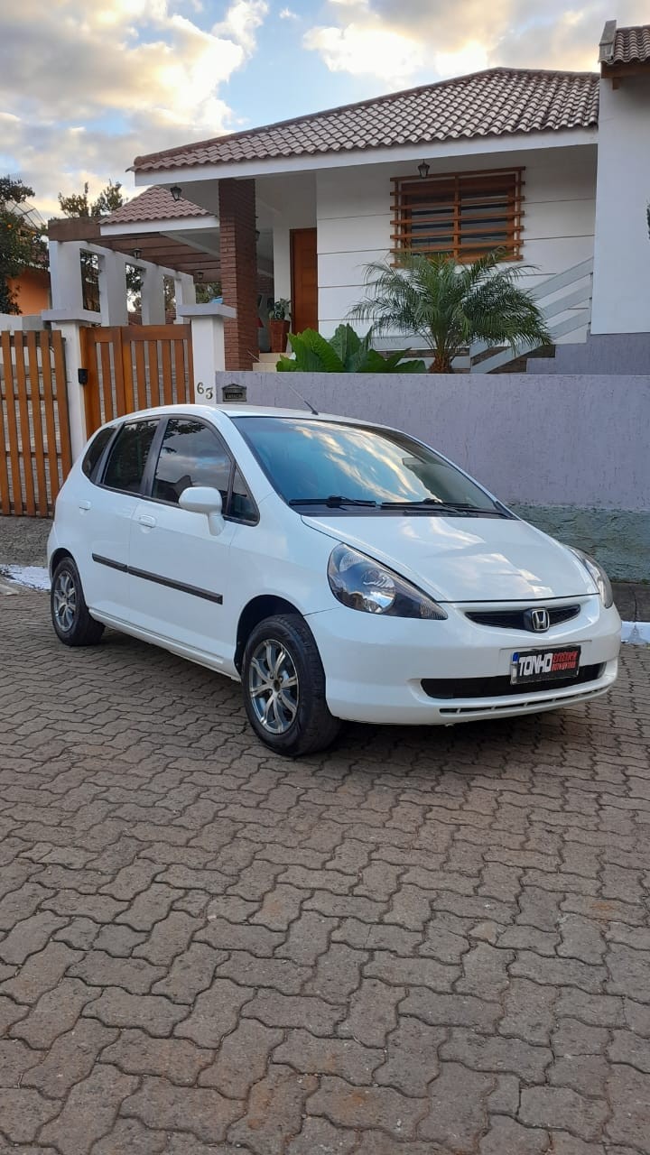 fit 1.4 lx 8v gasolina 4p automatico 2005 estrela