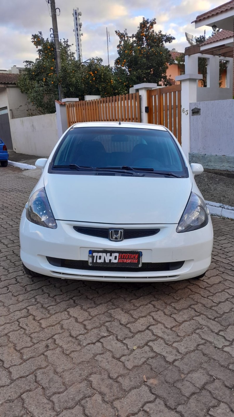 FIT 1.4 LX 8V GASOLINA 4P AUTOMÁTICO - 2005 - ESTRELA