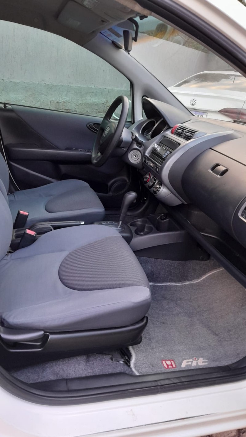 FIT 1.4 LX 8V GASOLINA 4P AUTOMÁTICO - 2005 - ESTRELA