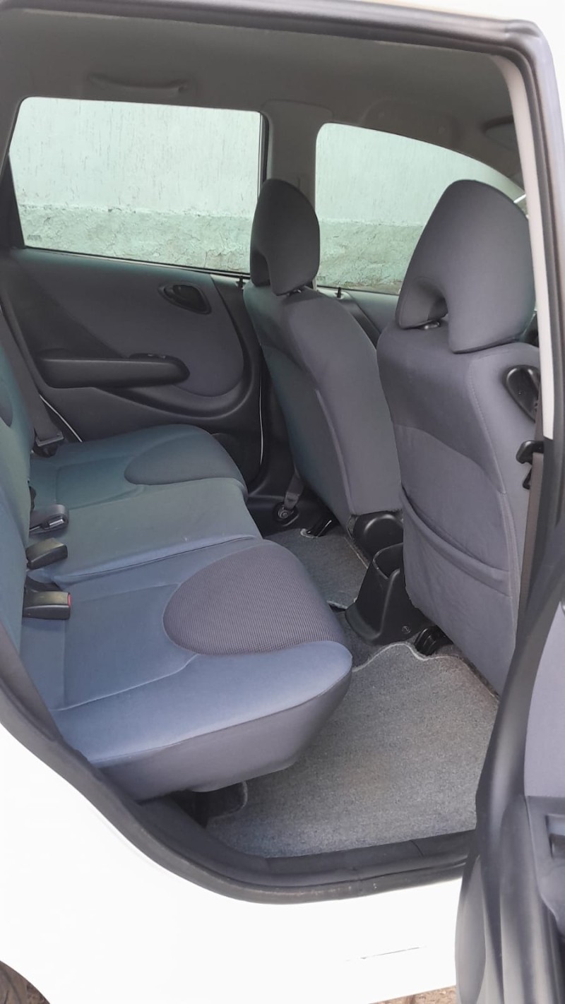 FIT 1.4 LX 8V GASOLINA 4P AUTOMÁTICO - 2005 - ESTRELA
