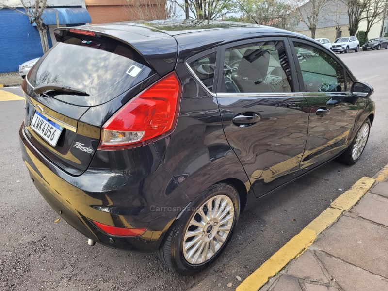 FIESTA 1.6 TITANIUM PLUS HATCH 16V FLEX 4P AUTOMÁTICO - 2015 - FLORES DA CUNHA