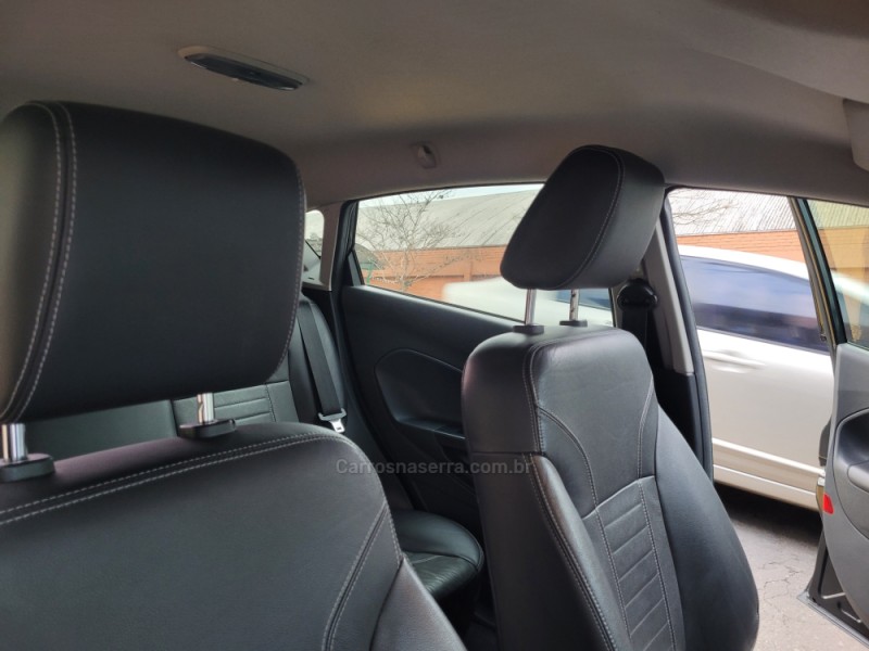 FIESTA 1.6 TITANIUM PLUS HATCH 16V FLEX 4P AUTOMÁTICO - 2015 - FLORES DA CUNHA