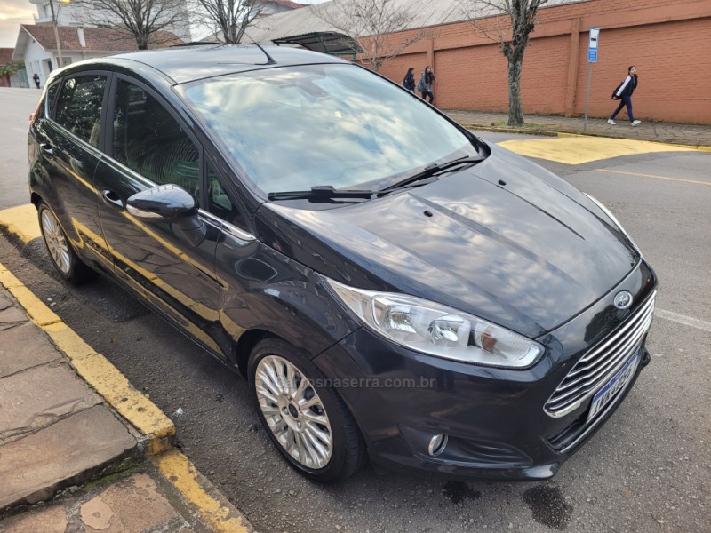 FIESTA 1.6 TITANIUM PLUS HATCH 16V FLEX 4P AUTOMÁTICO - 2015 - FLORES DA CUNHA