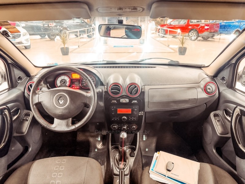 SANDERO 1.6 GT LINE LIMITED FLEX 4P MANUAL - 2013 - NOVA PRATA