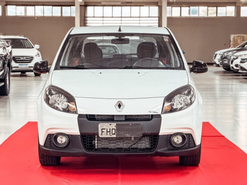 SANDERO 1.6 GT LINE LIMITED FLEX 4P MANUAL - 2013 - NOVA PRATA