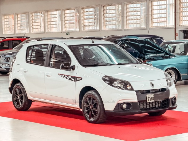 SANDERO 1.6 GT LINE LIMITED FLEX 4P MANUAL - 2013 - NOVA PRATA