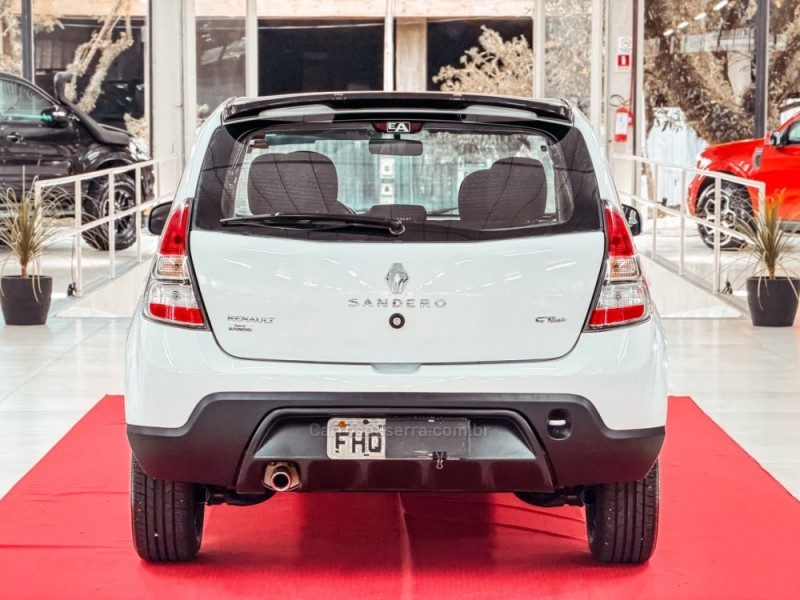 SANDERO 1.6 GT LINE LIMITED FLEX 4P MANUAL - 2013 - NOVA PRATA