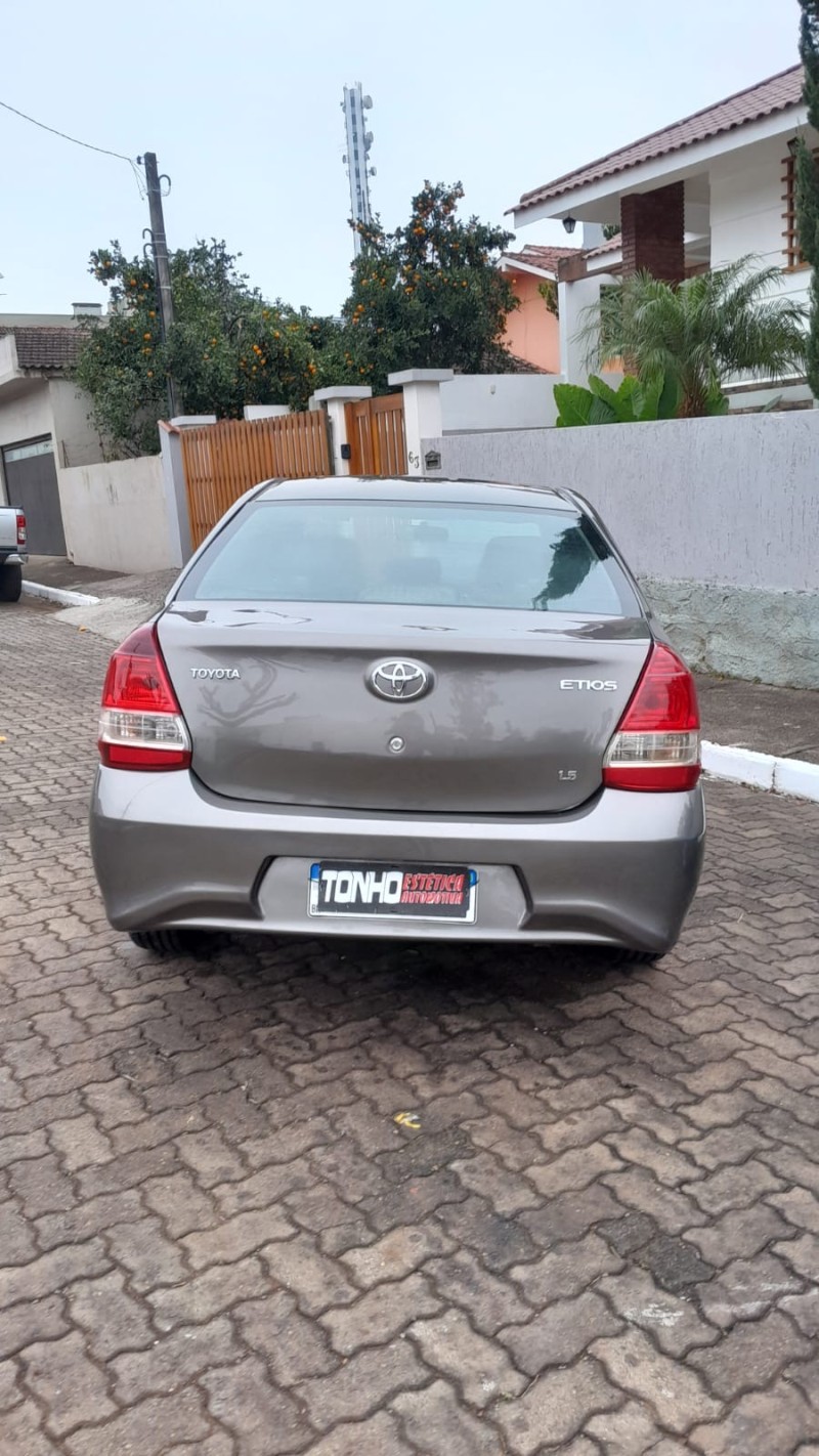ETIOS 1.5 X PLUS 16V FLEX 4P MANUAL - 2020 - ESTRELA