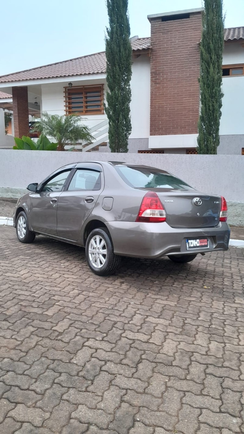 ETIOS 1.5 X PLUS 16V FLEX 4P MANUAL - 2020 - ESTRELA