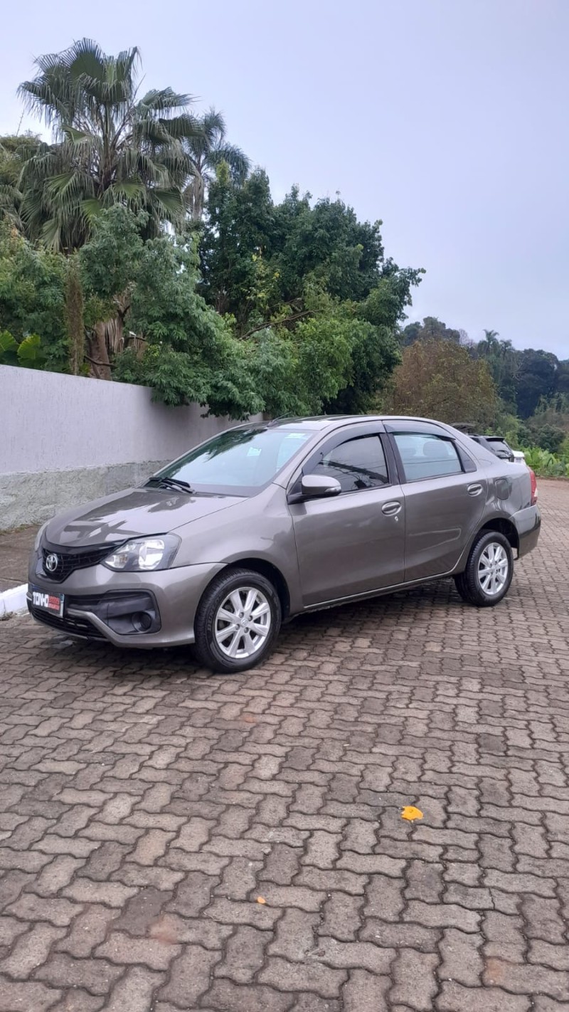 ETIOS 1.5 X PLUS 16V FLEX 4P MANUAL - 2020 - ESTRELA