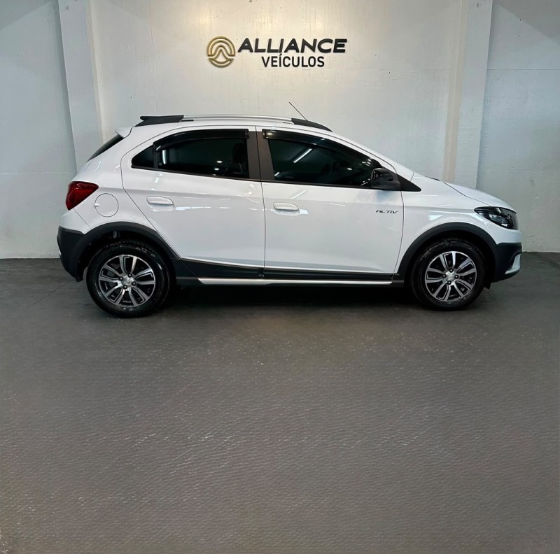 ONIX 1.4 MPFI ACTIV 8V FLEX 4P MANUAL - 2017 - CAXIAS DO SUL
