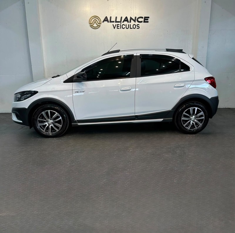 ONIX 1.4 MPFI ACTIV 8V FLEX 4P MANUAL - 2017 - CAXIAS DO SUL