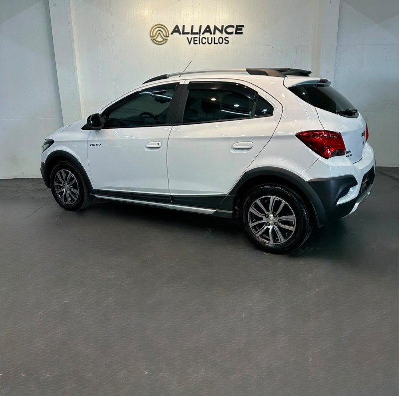 ONIX 1.4 MPFI ACTIV 8V FLEX 4P MANUAL - 2017 - CAXIAS DO SUL
