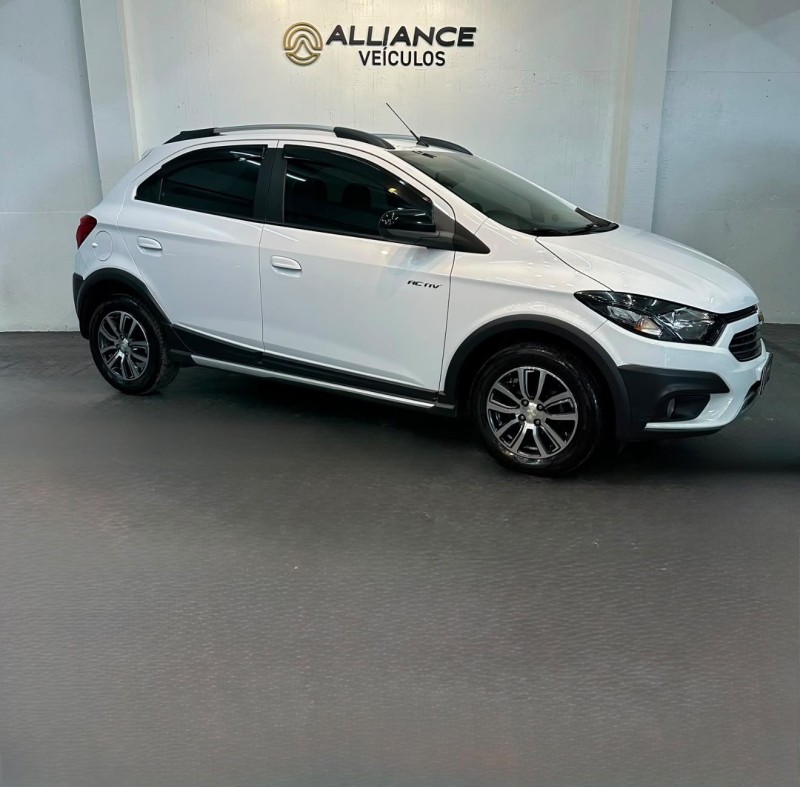 ONIX 1.4 MPFI ACTIV 8V FLEX 4P MANUAL - 2017 - CAXIAS DO SUL