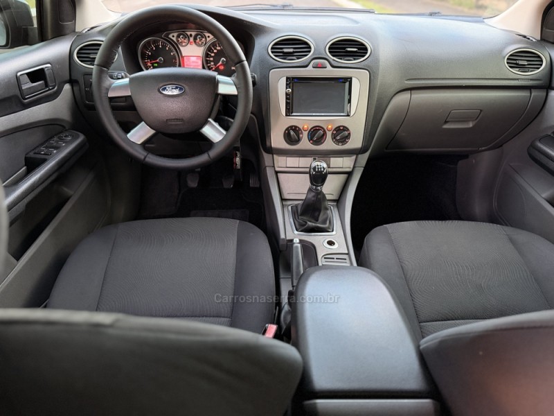 FOCUS 1.6 8V FLEX 4P MANUAL - 2011 - SãO LEOPOLDO