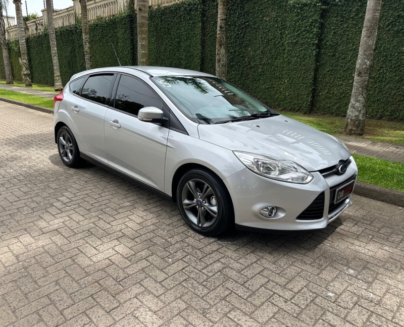 FOCUS 1.6 SE HATCH 16V FLEX 4P AUTOMÁTICO - 2015 - CAXIAS DO SUL